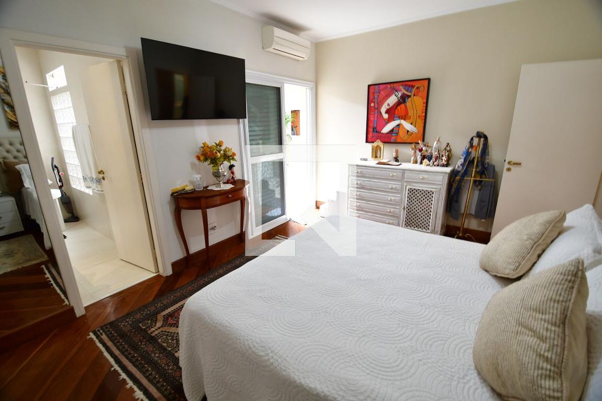 Casa à Venda - Jardim Chapadão, 4 Quartos,  310 m2 em , Campinas - sp | SoloBR
