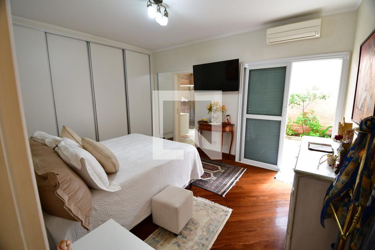 Casa à Venda - Jardim Chapadão, 4 Quartos,  310 m2 em , Campinas - sp | SoloBR