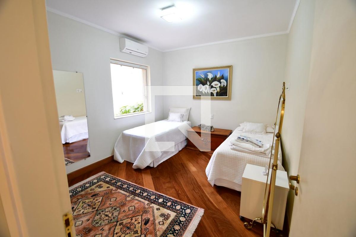Casa à Venda - Jardim Chapadão, 4 Quartos,  310 m2 em , Campinas - sp | SoloBR