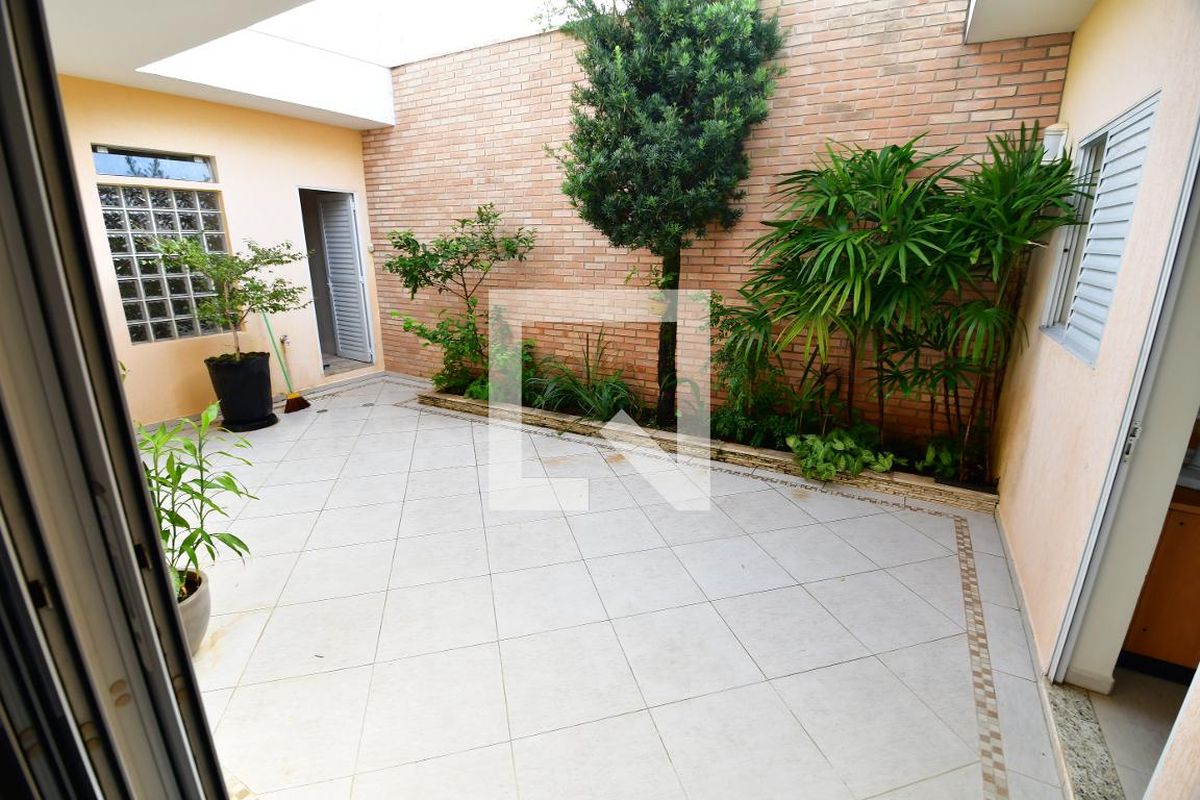 Casa à Venda - Jardim Chapadão, 4 Quartos,  310 m2 em , Campinas - sp | SoloBR