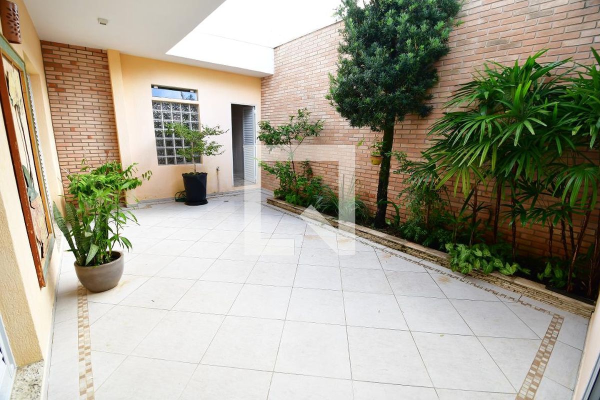 Casa à Venda - Jardim Chapadão, 4 Quartos,  310 m2 em , Campinas - sp | SoloBR