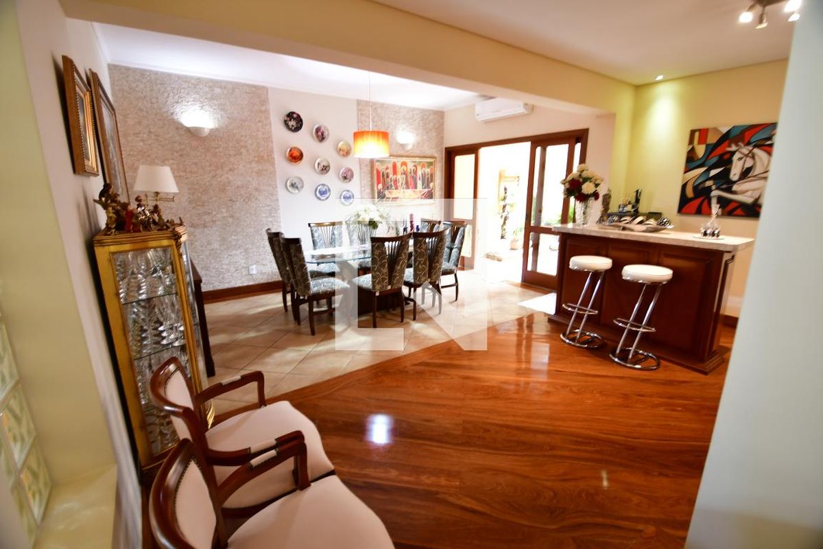 Casa à Venda - Jardim Chapadão, 4 Quartos,  310 m2 em , Campinas - sp | SoloBR