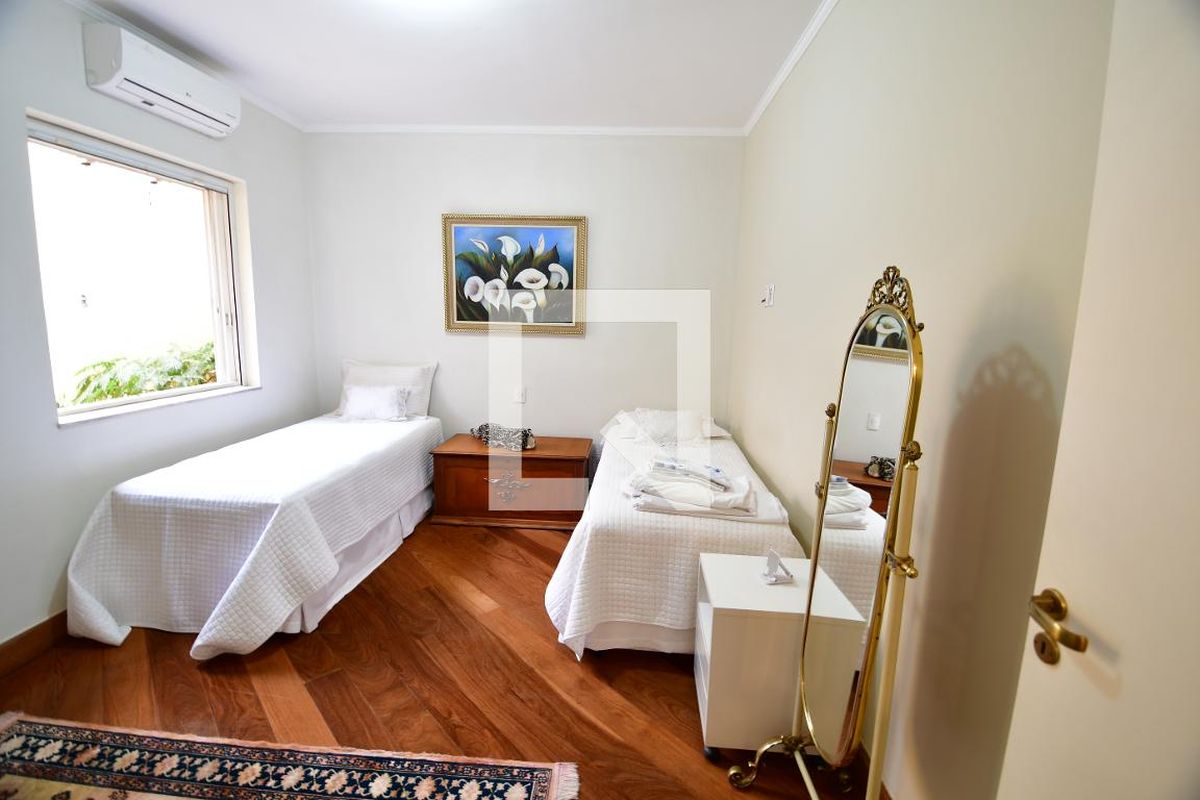 Casa à Venda - Jardim Chapadão, 4 Quartos,  310 m2 em , Campinas - sp | SoloBR