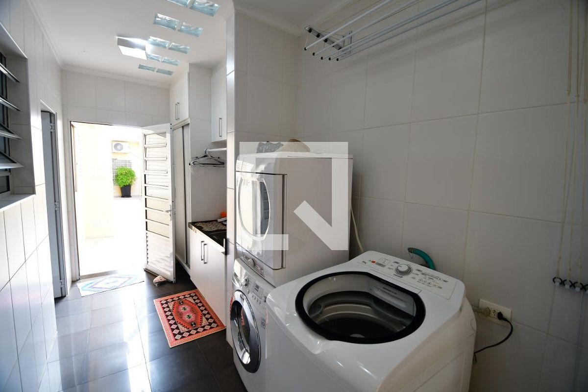Casa à Venda - Jardim Chapadão, 4 Quartos,  310 m2 em , Campinas - sp | SoloBR