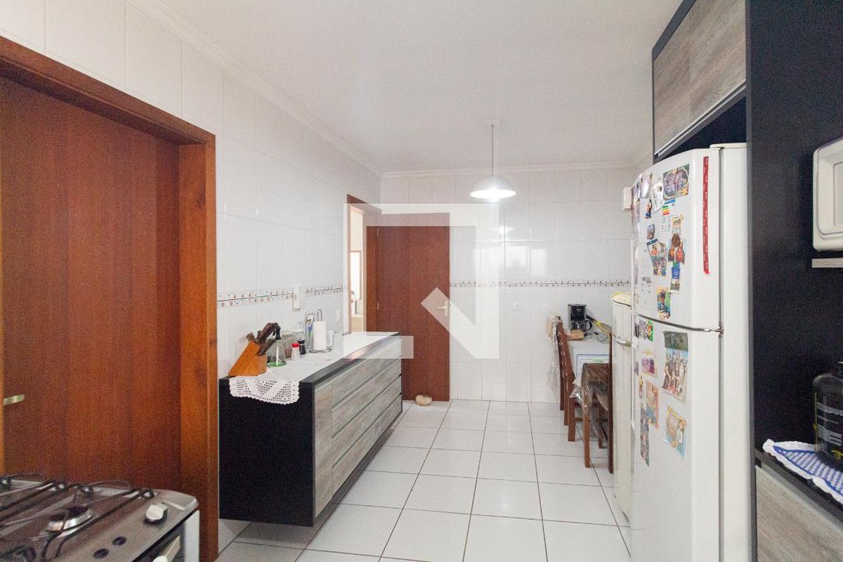 Casa, 3 quartos, 225 m² - Foto 35