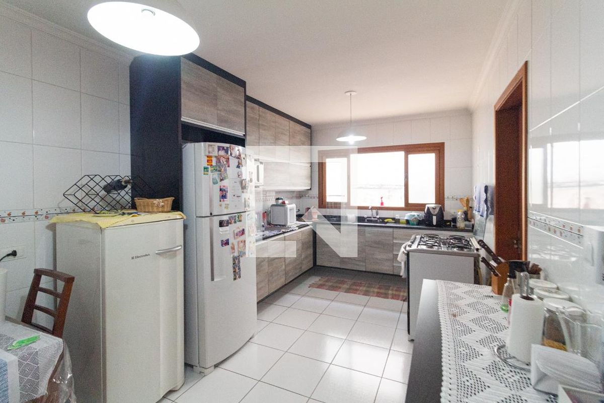 Casa, 3 quartos, 225 m² - Foto 32