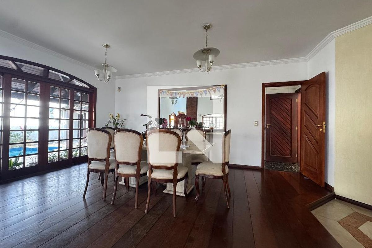 Casa, 6 quartos, 200 m² - Foto 19