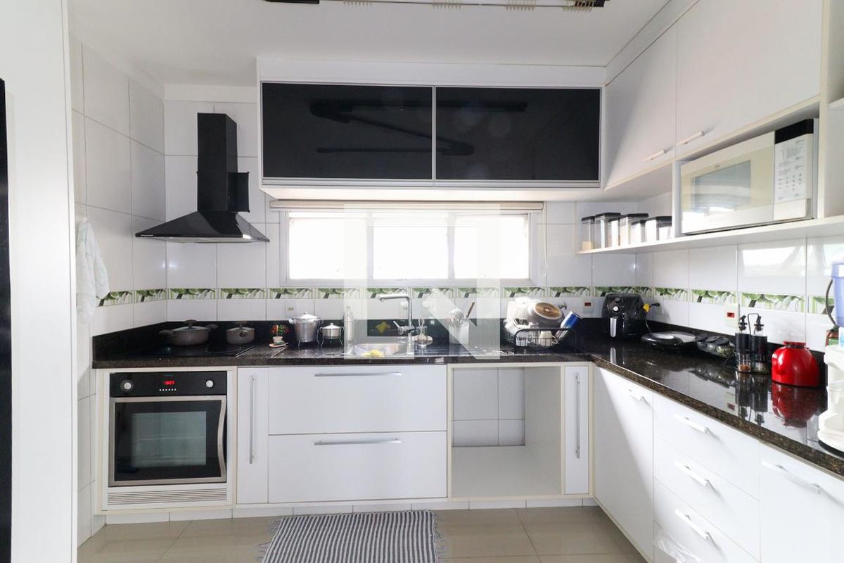 Apartamento à Venda - Jardim Flamboyant, 4 Quartos,  136 m2 em , Campinas - sp | SoloBR