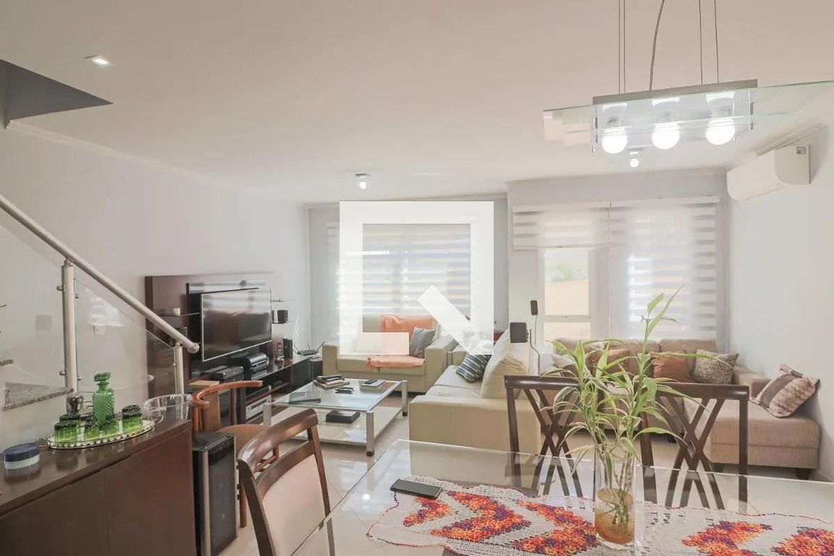 Casa, 3 quartos, 210 m² - Foto 1