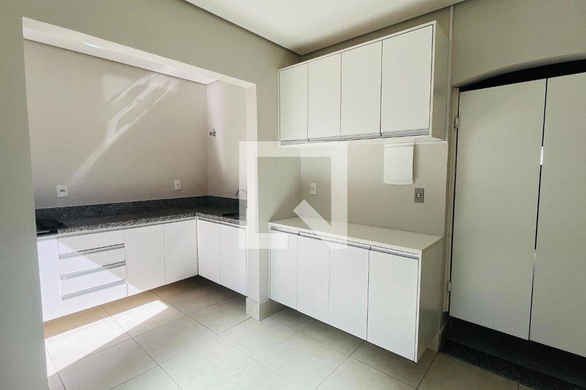 Casa à Venda - Bosque, 2 Quartos,  139 m2 em , Campinas - sp | SoloBR