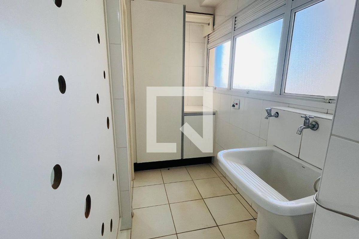 Apartamento à Venda - Lot. Alphaville Campinas, 4 Quartos,  137 m2 em , Campinas - sp | SoloBR