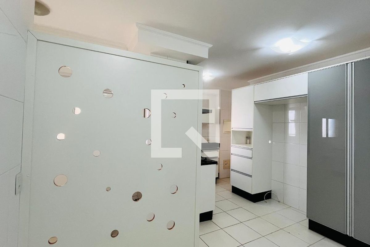 Apartamento à Venda - Lot. Alphaville Campinas, 4 Quartos,  137 m2 em , Campinas - sp | SoloBR
