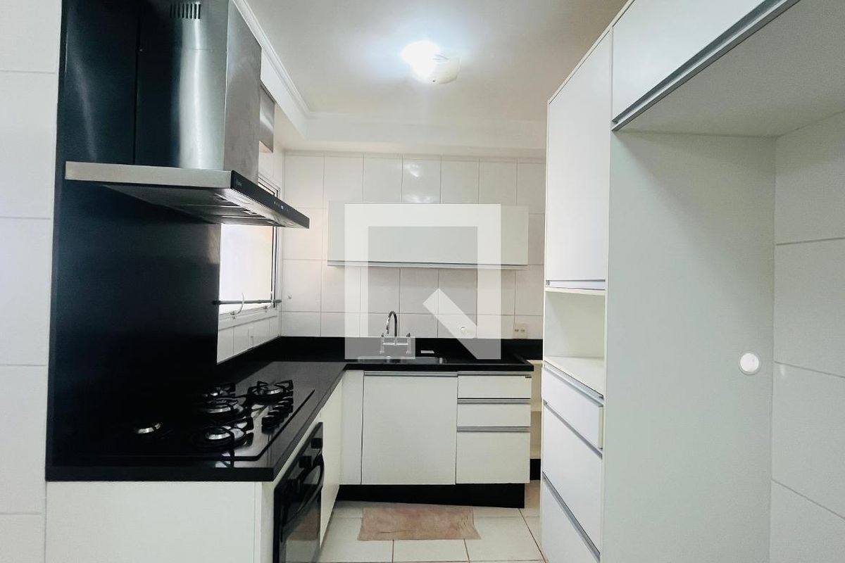 Apartamento à Venda - Lot. Alphaville Campinas, 4 Quartos,  137 m2 em , Campinas - sp | SoloBR