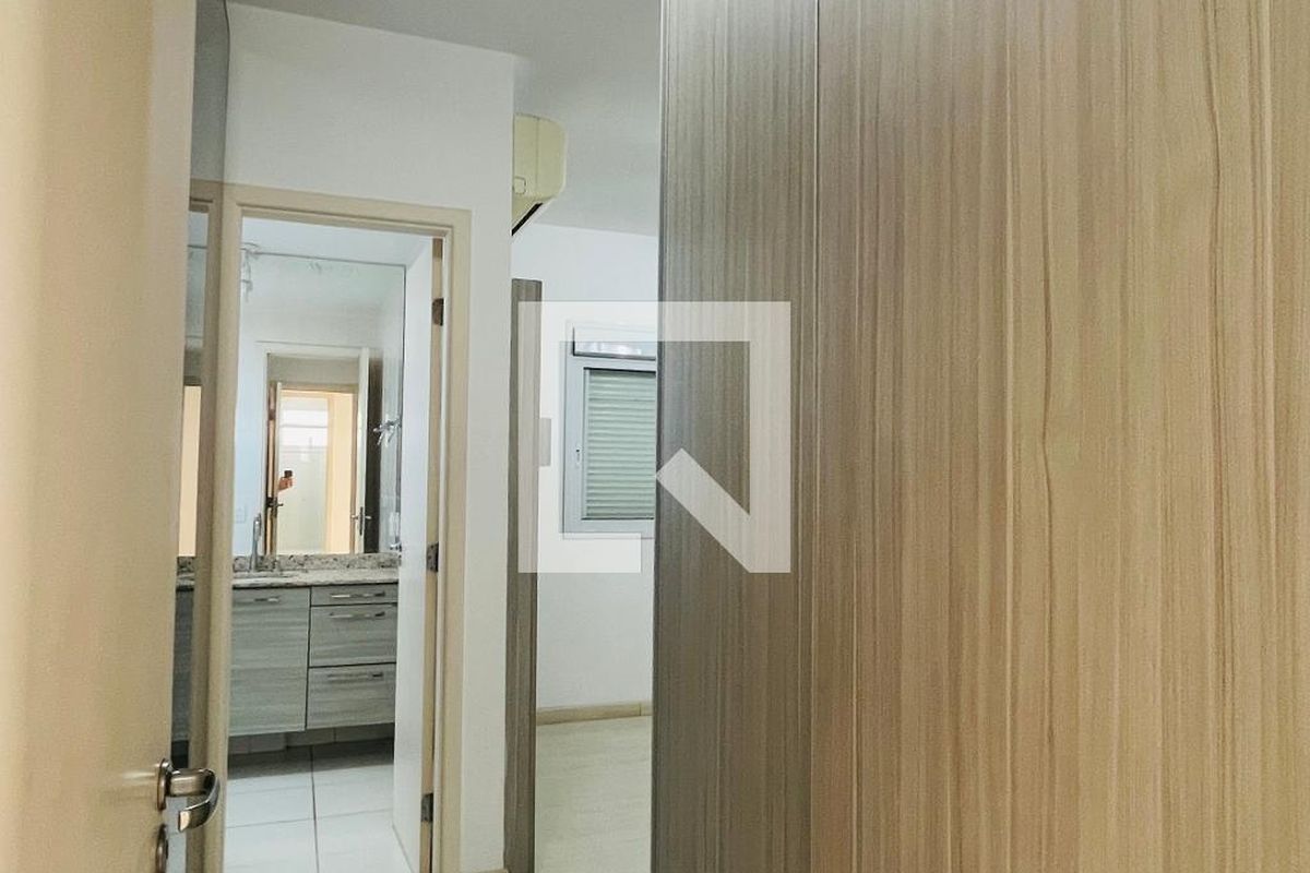 Apartamento à Venda - Lot. Alphaville Campinas, 4 Quartos,  137 m2 em , Campinas - sp | SoloBR