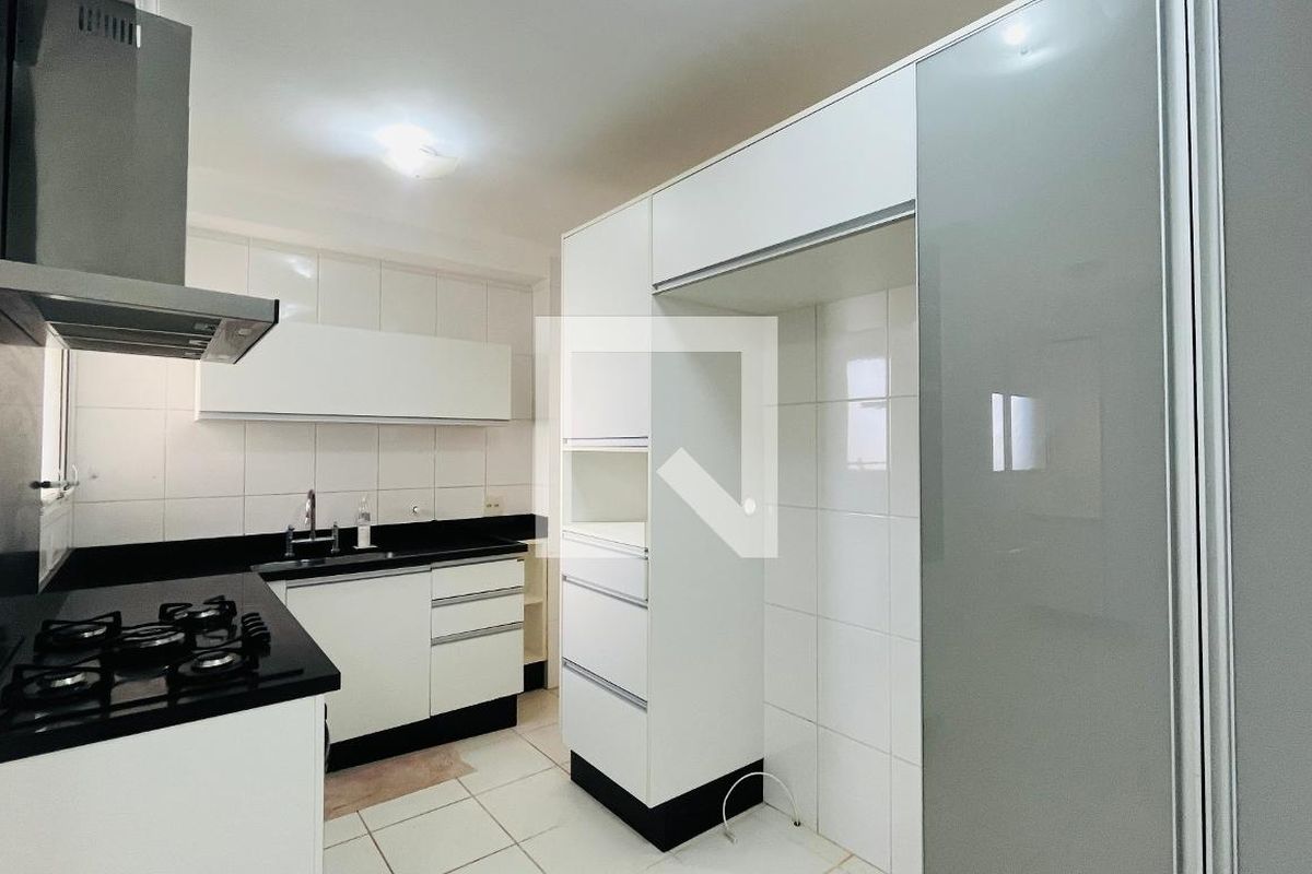 Apartamento à Venda - Lot. Alphaville Campinas, 4 Quartos,  137 m2 em , Campinas - sp | SoloBR