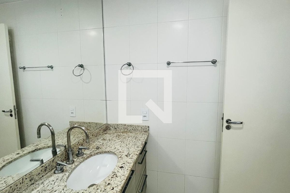 Apartamento à Venda - Lot. Alphaville Campinas, 4 Quartos,  137 m2 em , Campinas - sp | SoloBR