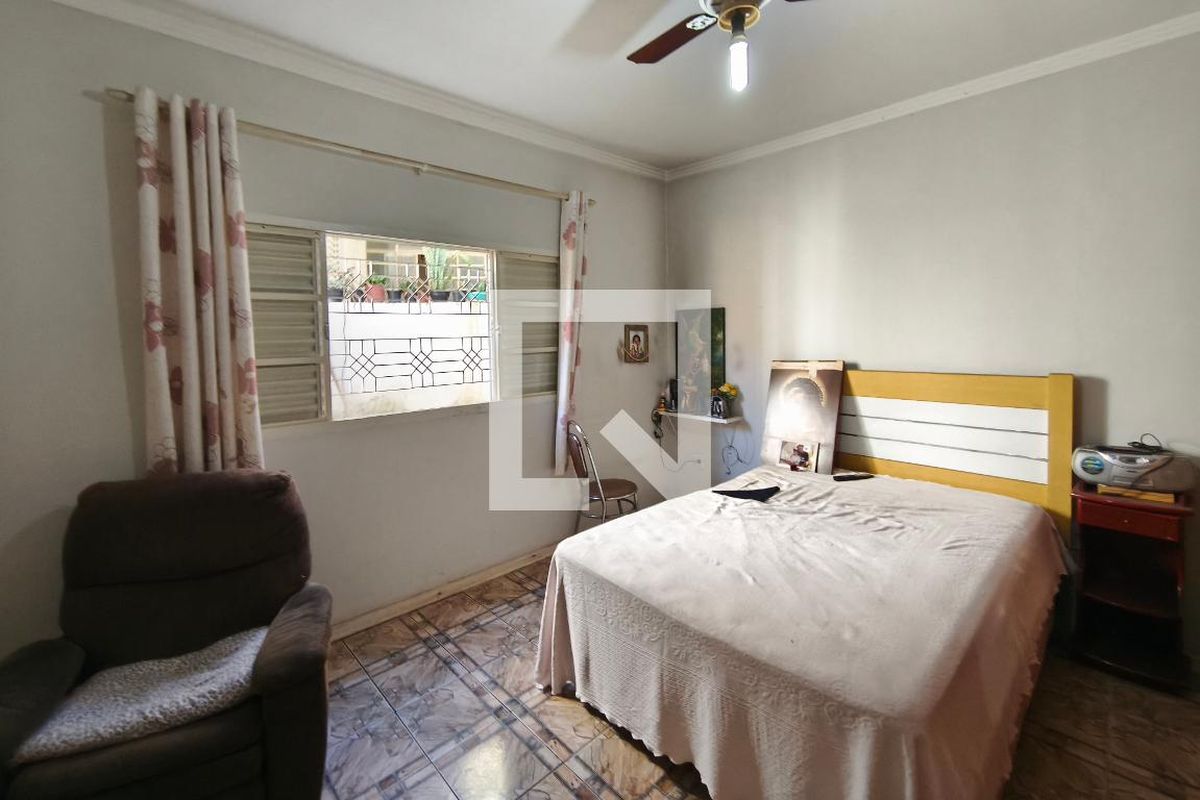Casa à Venda - Jardim do Lago, 2 Quartos,  195 m2 em , Campinas - sp | SoloBR