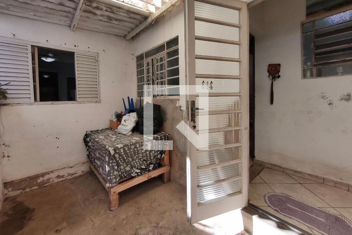 Casa à Venda - Jardim do Lago, 2 Quartos,  195 m2 em , Campinas - sp | SoloBR