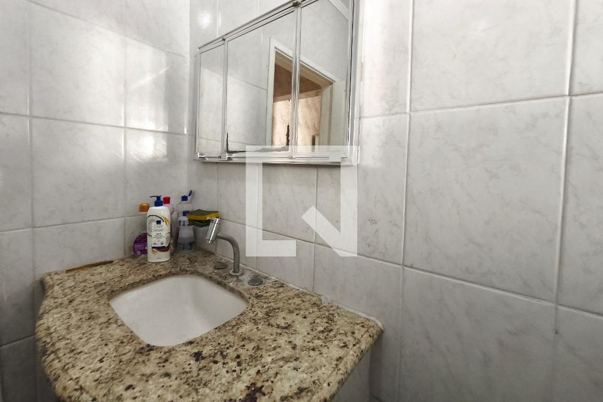 Casa à Venda - Jardim do Lago, 2 Quartos,  195 m2 em , Campinas - sp | SoloBR