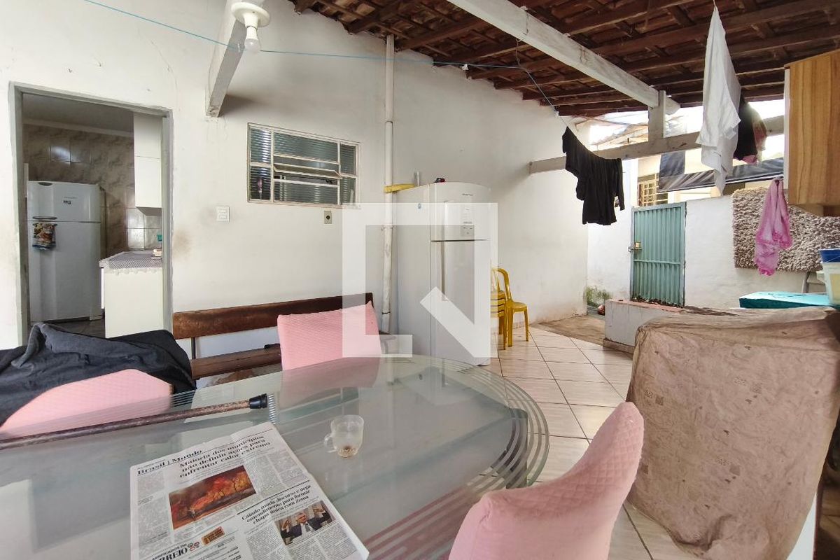 Casa à Venda - Jardim do Lago, 2 Quartos,  195 m2 em , Campinas - sp | SoloBR