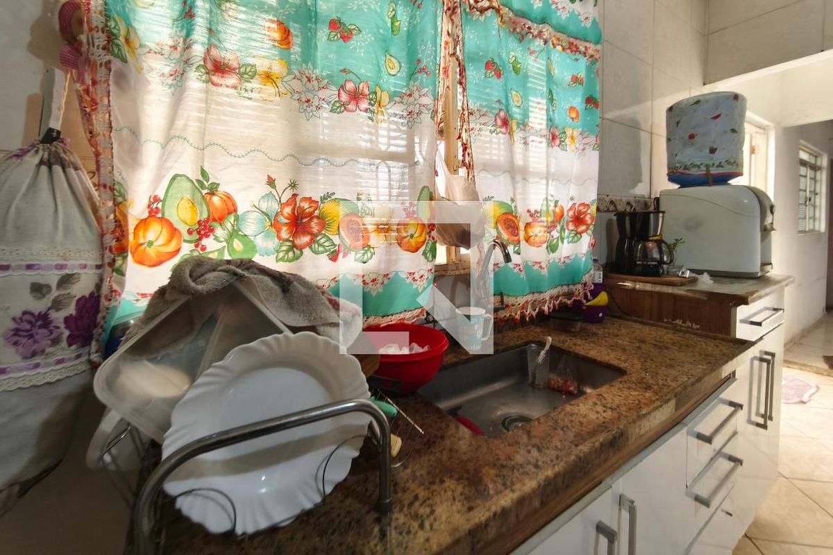 Casa à Venda - Jardim do Lago, 2 Quartos,  195 m2 em , Campinas - sp | SoloBR
