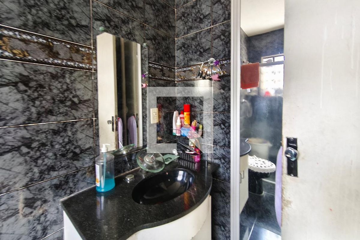 Casa à Venda - Jardim do Lago, 2 Quartos,  195 m2 em , Campinas - sp | SoloBR