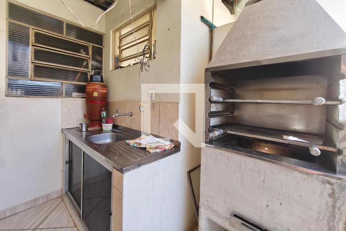 Casa à Venda - Jardim do Lago, 2 Quartos,  195 m2 em , Campinas - sp | SoloBR