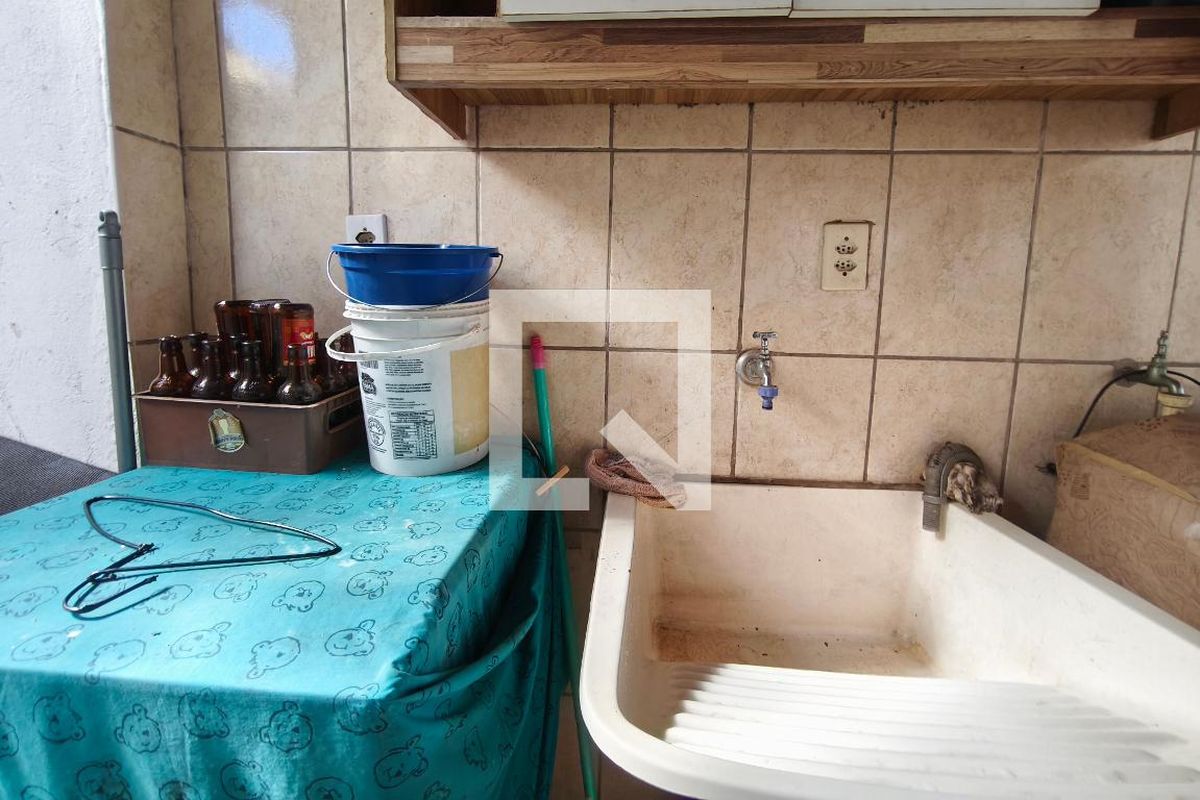 Casa à Venda - Jardim do Lago, 2 Quartos,  195 m2 em , Campinas - sp | SoloBR