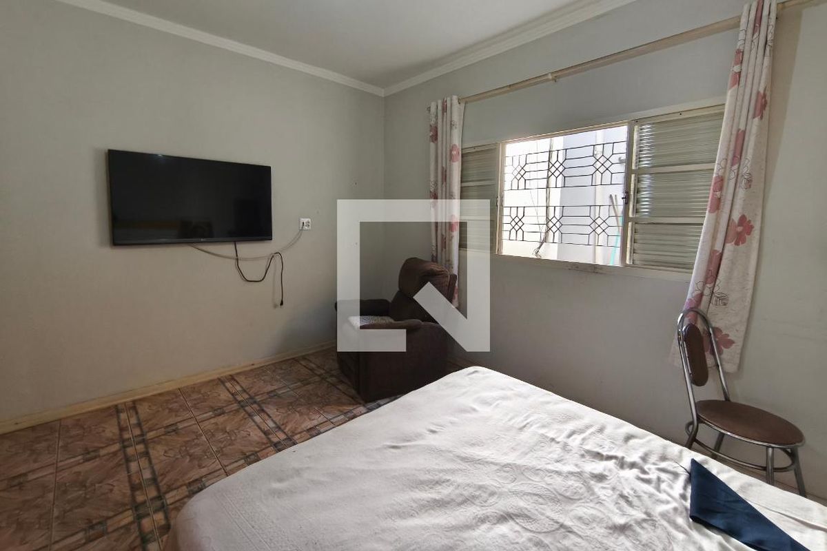 Casa à Venda - Jardim do Lago, 2 Quartos,  195 m2 em , Campinas - sp | SoloBR
