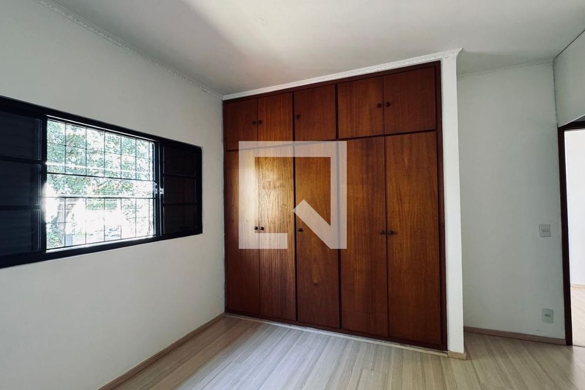 Casa à Venda - Barão Geraldo - Centro, 3 Quartos,  300 m2 em , Campinas - sp | SoloBR