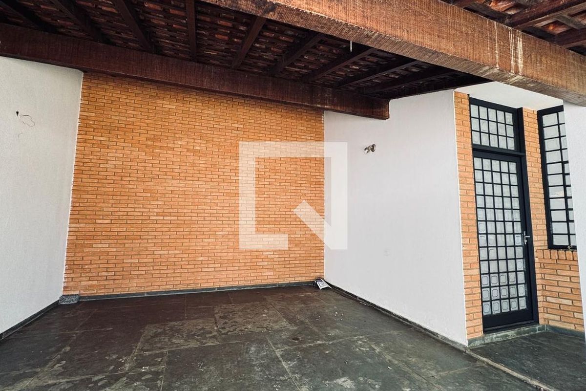 Casa à Venda - Barão Geraldo - Centro, 3 Quartos,  300 m2 em , Campinas - sp | SoloBR