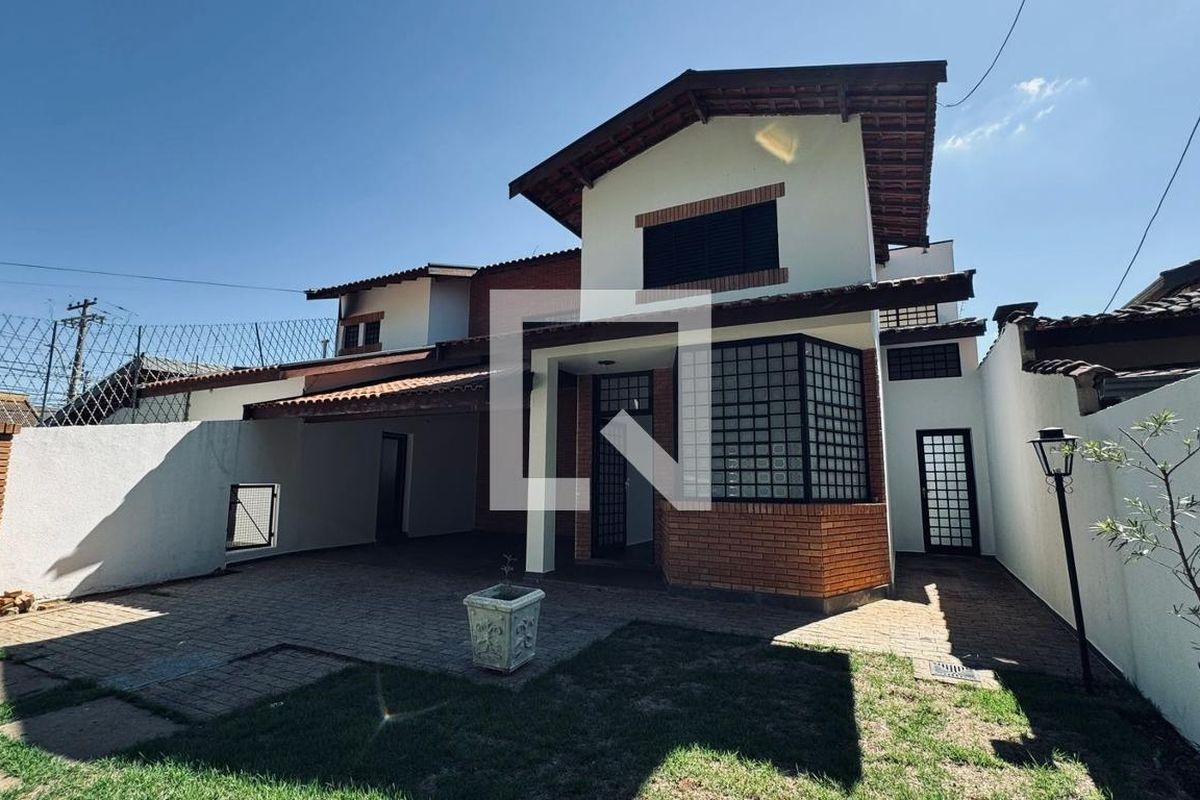 Casa à Venda - Barão Geraldo - Centro, 3 Quartos,  300 m2 em , Campinas - sp | SoloBR