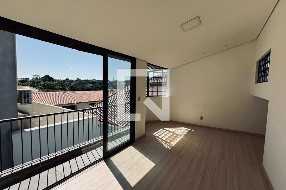 Casa à Venda - Barão Geraldo - Centro, 3 Quartos,  300 m2 em , Campinas - sp | SoloBR