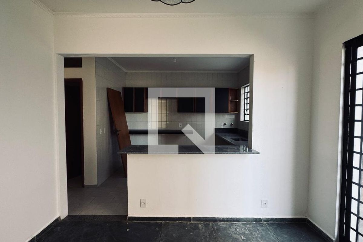 Casa à Venda - Barão Geraldo - Centro, 3 Quartos,  300 m2 em , Campinas - sp | SoloBR