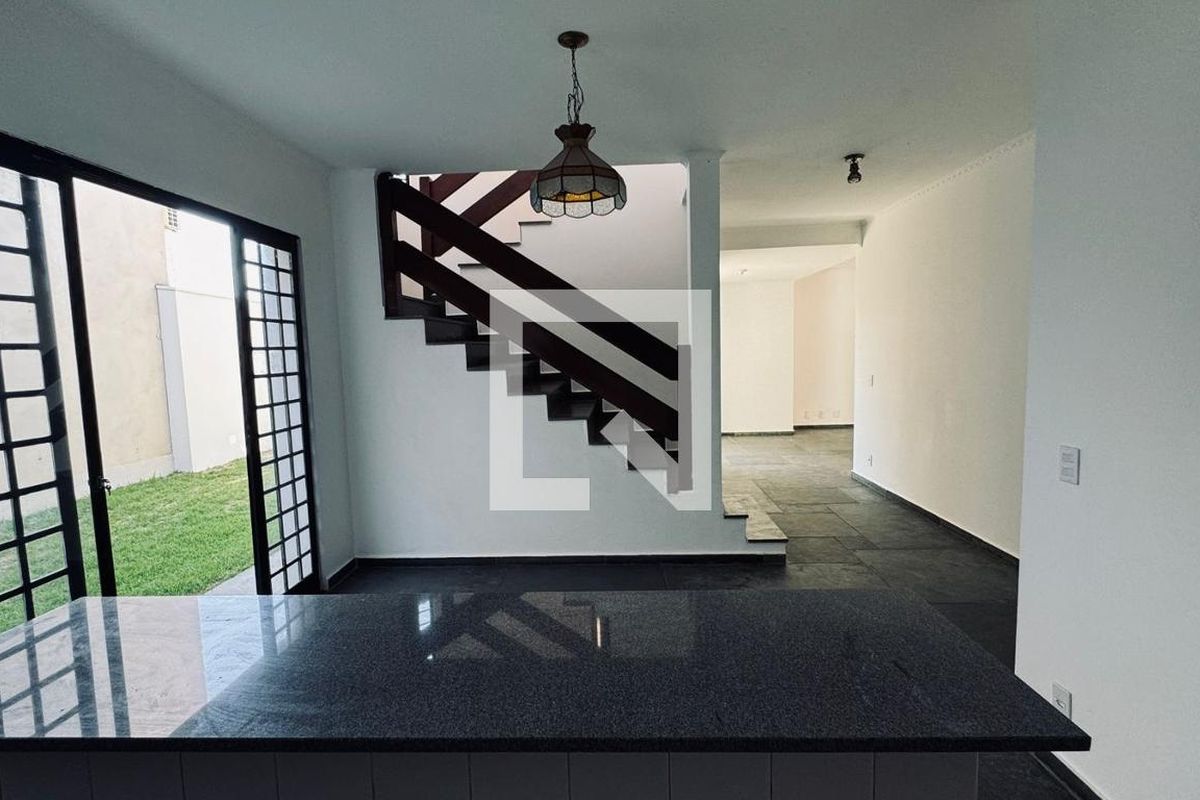 Casa à Venda - Barão Geraldo - Centro, 3 Quartos,  300 m2 em , Campinas - sp | SoloBR