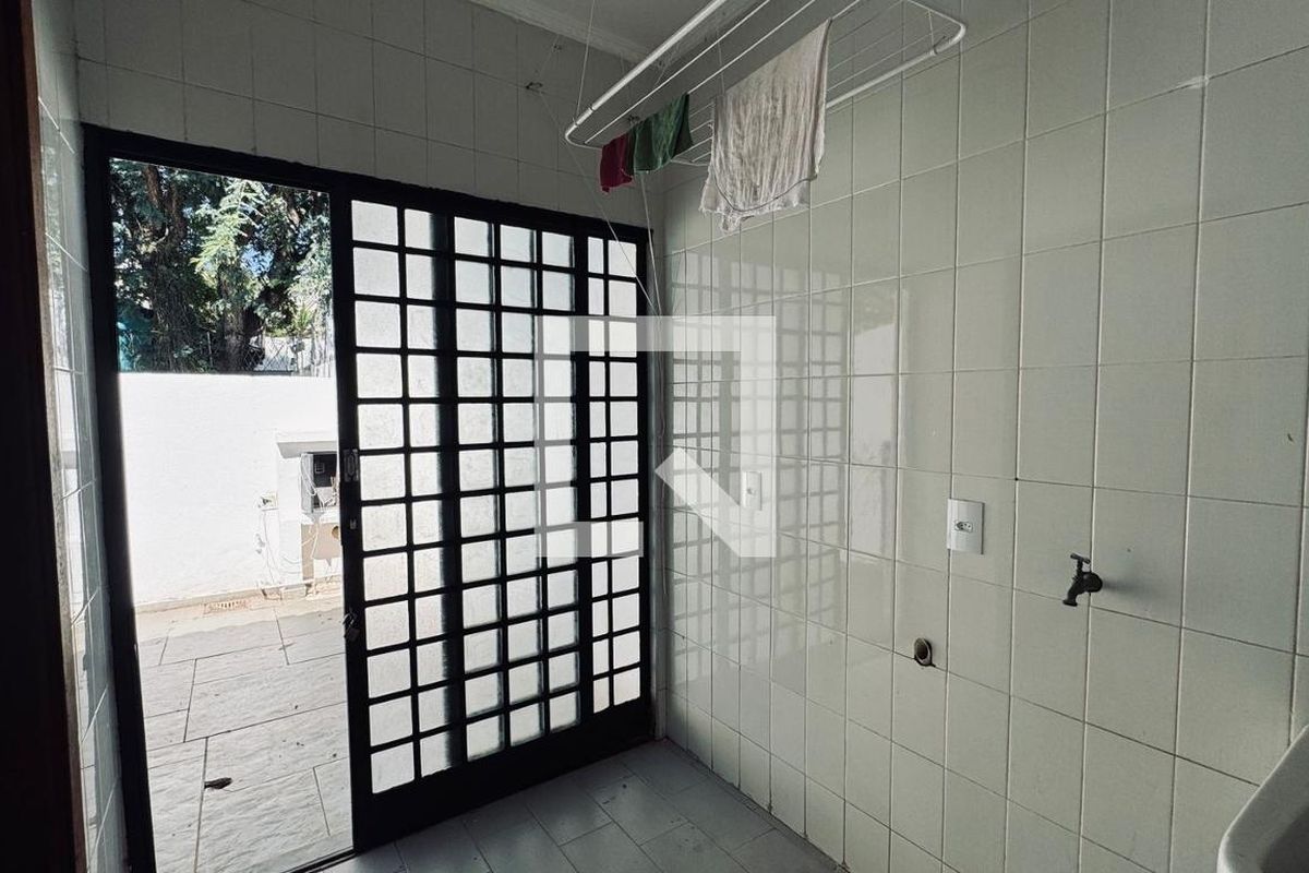 Casa à Venda - Barão Geraldo - Centro, 3 Quartos,  300 m2 em , Campinas - sp | SoloBR