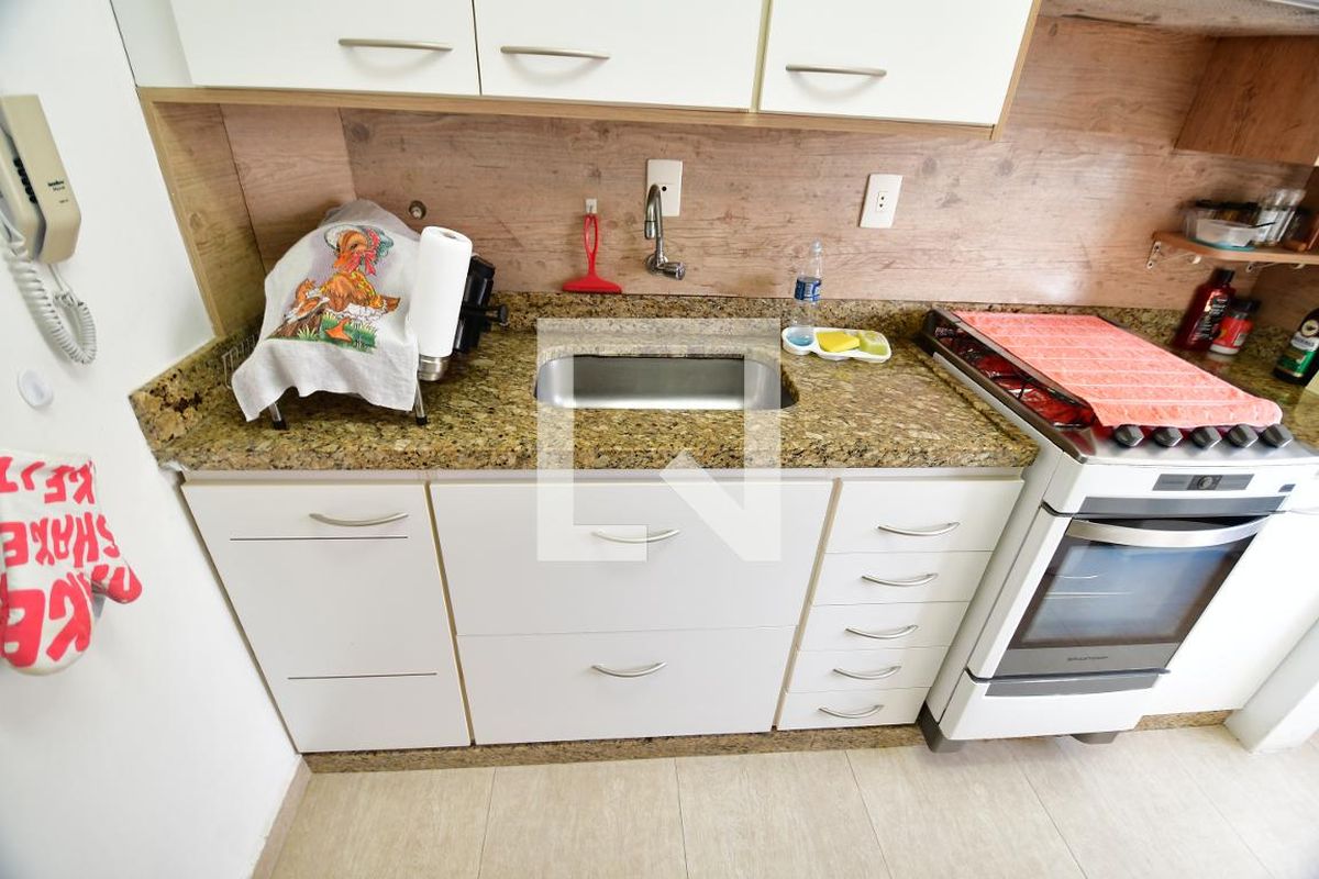 Apartamento à Venda - Bosque, 1 Quarto,  64 m2 em , Campinas - sp | SoloBR
