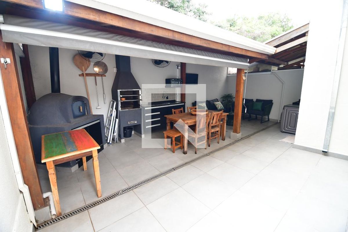 Casa à Venda - Mansões Santo Antônio, 3 Quartos,  155 m2 em , Campinas - sp | SoloBR
