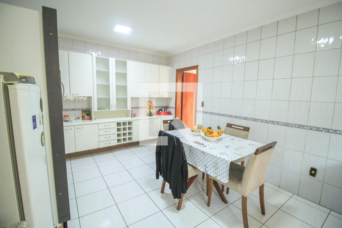 Casa, 4 quartos, 200 m² - Foto 56