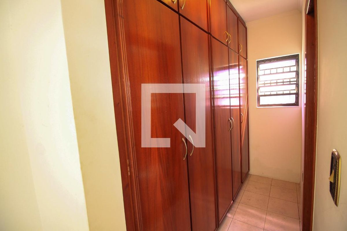 Casa, 4 quartos, 200 m² - Foto 19