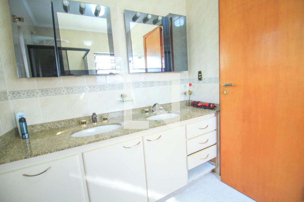 Casa, 4 quartos, 200 m² - Foto 23