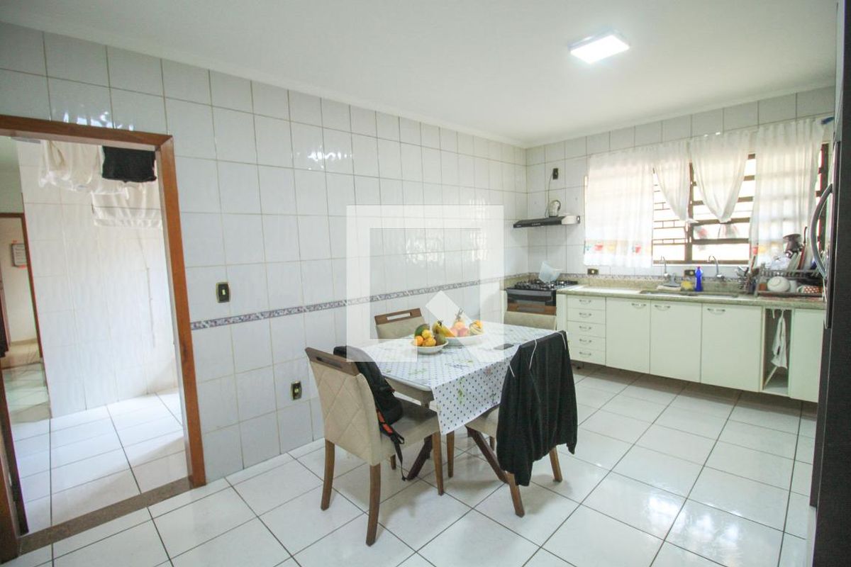 Casa, 4 quartos, 200 m² - Foto 54