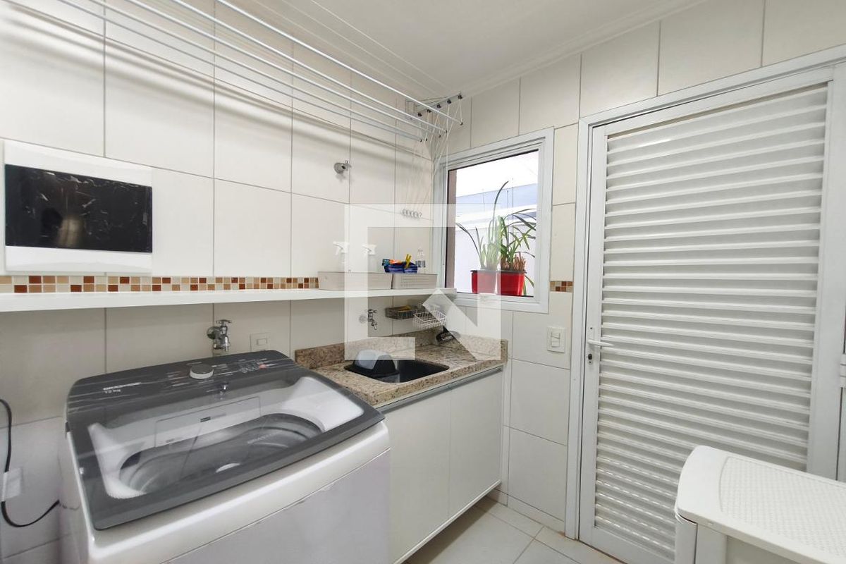 Casa à Venda - Swiss Park, 3 Quartos,  217 m2 em , Campinas - sp | SoloBR