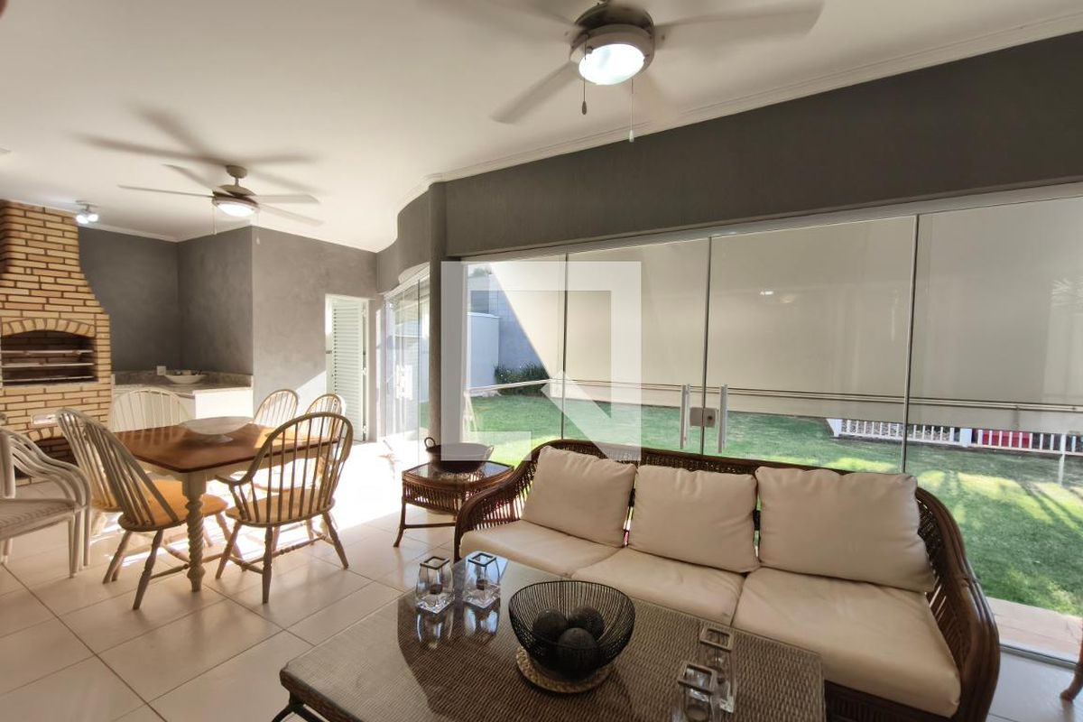 Casa à Venda - Swiss Park, 3 Quartos,  217 m2 em , Campinas - sp | SoloBR