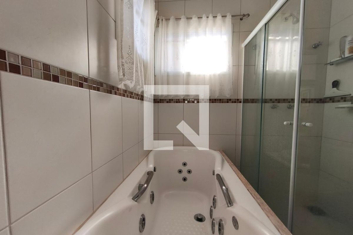 Casa à Venda - Swiss Park, 3 Quartos,  217 m2 em , Campinas - sp | SoloBR