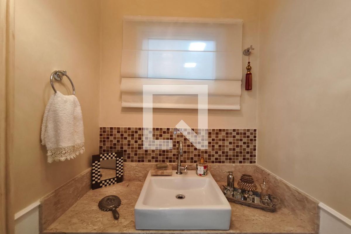 Casa à Venda - Swiss Park, 3 Quartos,  217 m2 em , Campinas - sp | SoloBR