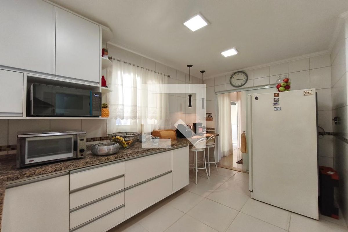 Casa à Venda - Swiss Park, 3 Quartos,  217 m2 em , Campinas - sp | SoloBR