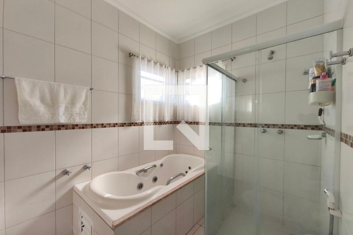 Casa à Venda - Swiss Park, 3 Quartos,  217 m2 em , Campinas - sp | SoloBR