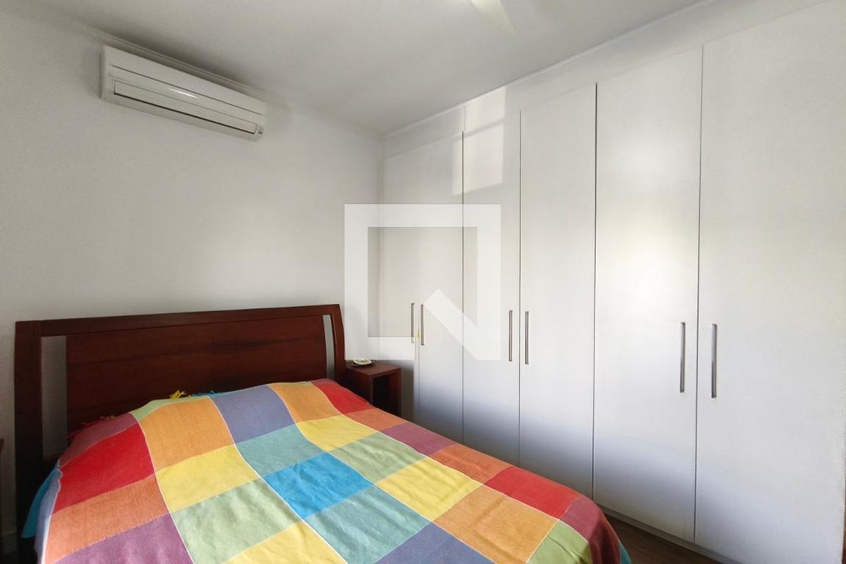 Casa à Venda - Swiss Park, 3 Quartos,  217 m2 em , Campinas - sp | SoloBR