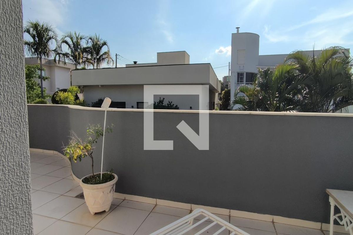 Casa à Venda - Swiss Park, 3 Quartos,  217 m2 em , Campinas - sp | SoloBR
